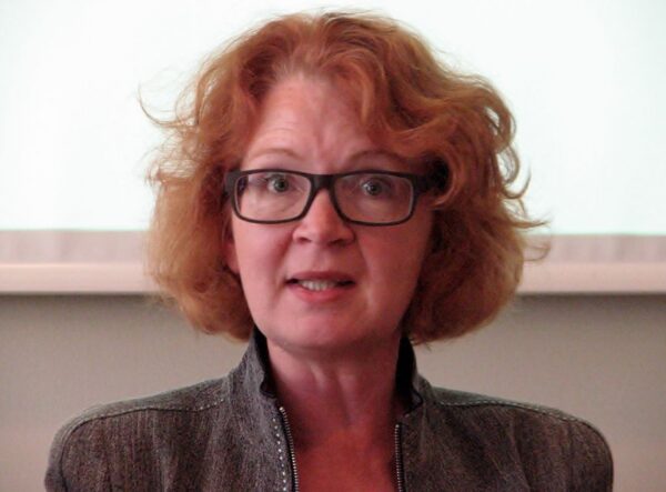 Parlamentar European: „dacă încui oamenii într-un stat, să scapi de Putin, nu va funcţiona”.  Acum le spunem ‘staţi pe loc, sunteţi pedepsiţi că sunteţi ruşi`