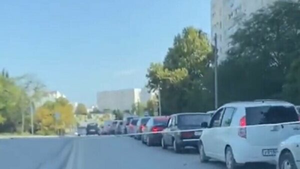 Zelenski jubilează. Rușii fug din Crimeea.Cozi la punctele de trecere către Rusia