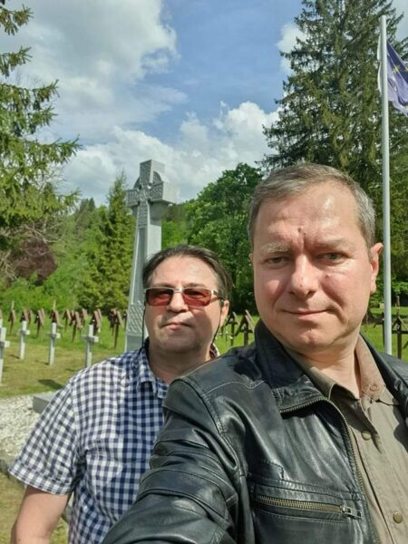 Mihai S. Târnoveanu: S-a înființat Frăția Crucile la Cimitirul Eroilor de la Valea Uzului