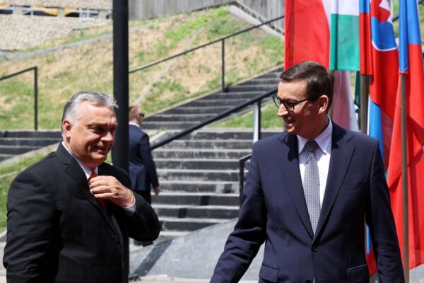 S-a rupt lanțul de iubire Polonia – Ungaria. Orban a devenit ”toxic” pentru polonezi