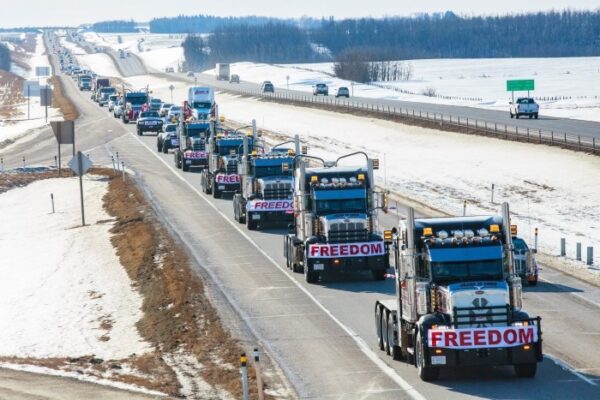 Mișcarea ‘Convoiul Libertății’ revine în februarie 2023. Organizatorul James Bauder bagă spaima în Trudeau