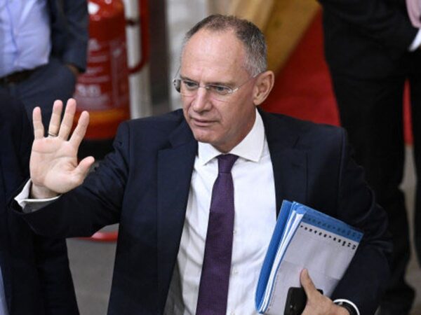 Vor mai mult petrol, minerale și lemn! Ministru austriac de interne, pudelul Germaniei: Spunem Nu intrării României în Schengen