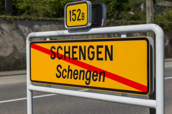Austria se opune aderării României la Spațiul Schengen împiedicând astfel votul pe acest subiect programat pentru decembrie. Vor mai mult