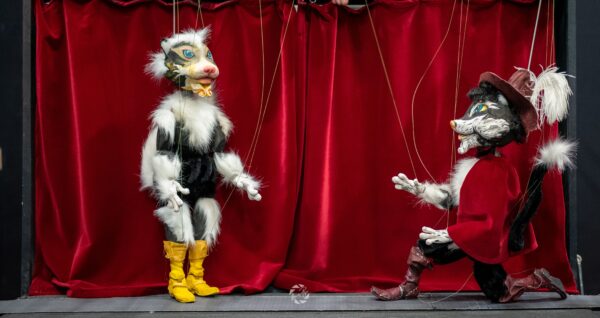 Maraton de povești românești în format audio, oferit de Teatrul Puck de Ziua Culturii Naționale