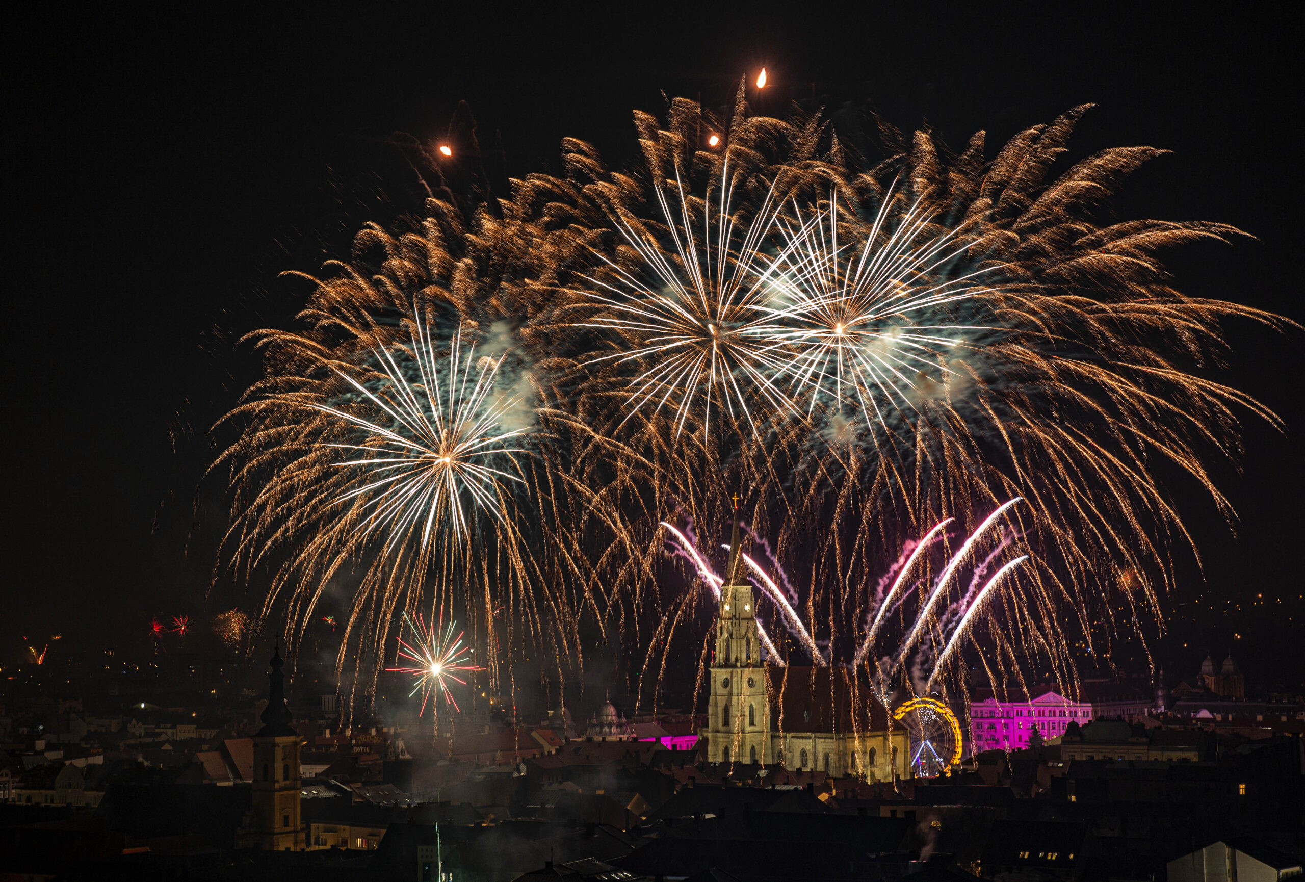 Atmosferă și multă voie bună în Piața Unirii din ClujNapoca la