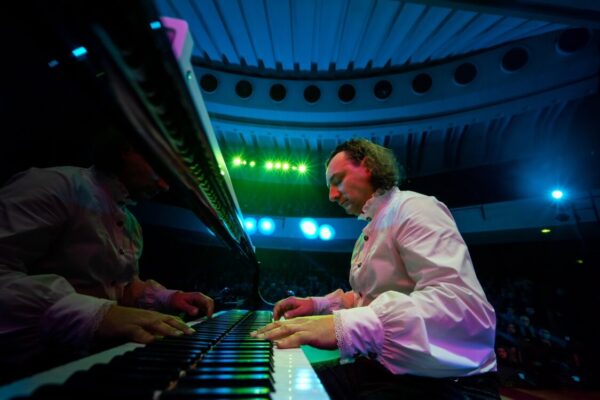 Pianistul și compozitorul Bogdan Ota la Casa de Cultură a Studenților din Cluj-Napoca