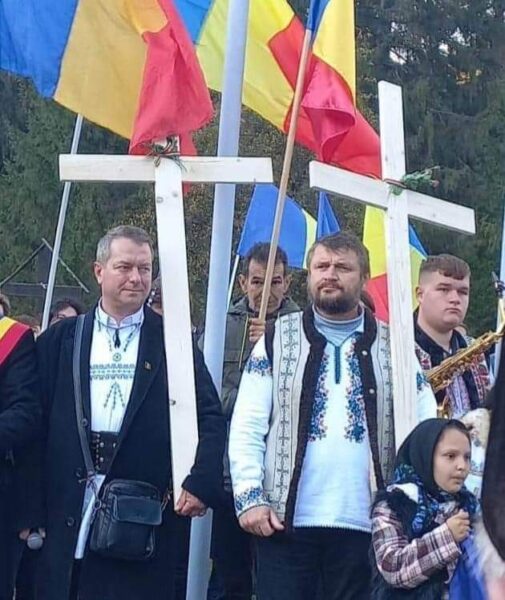 Fruntea sus fraților. Mărturisirea noastră de creștini si români nu va întârzia la Valea Uzului!
