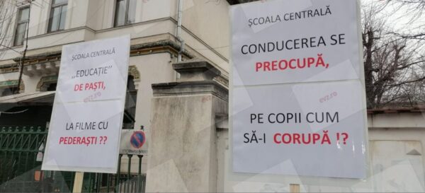 Protest spontan la o școală din Capitală: Elevi de 13 ani puși să vizioneze un film cu copii gay, cei de 14 ani să citească o carte erotică