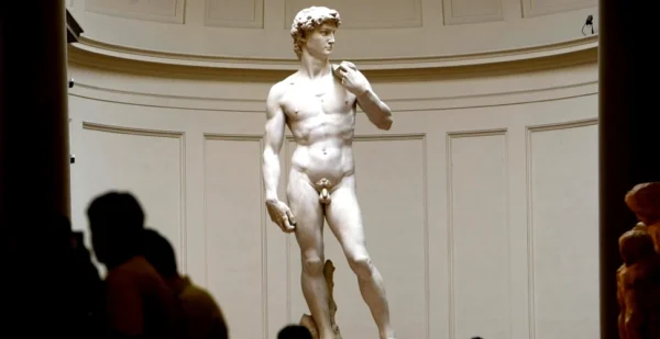 SUA alergică la arta europeană: grup de părinți din Florida acuză școala că a expus elevii la pornografie prin prezentarea sculpturii David de Michelangelo
