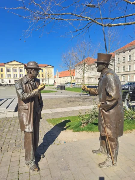 Statui din Cetatea Alba Carolina au fost vandalizate