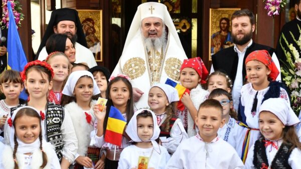 12 citate ale Patriarhului Daniel despre familia creştină, „singura în măsură să-i nască și să-i educe pe copii într-un mod sănătos”