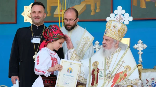 Patriahul Daniel i-a premiat pe câștigătorii Concursului Național Catehetic „Tinerii și vârstnicii să laude numele Domnului”, Cei din Mitropolia Clujului în frunte