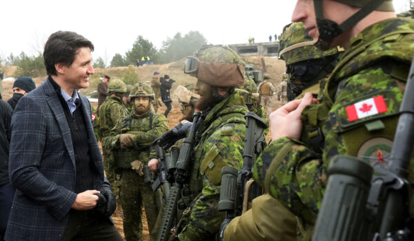 Sute de membri ai Forțelor Armate Canadiene (CAF) deschid proces colectiv în valoare de 500 de milioane de dolari împotriva liderilor militari care au impus în mod „ilegal” vaccinarea împotriva Covid