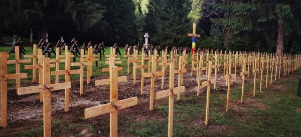 Tîrnoveanu: I-am rugat pe românii de pe Valea Uzului și a Trotușului, îi rog în continuare, să monitorizeze în fiecare dimineață Cimitirul Internațional al Eroilor Valea Uzului
