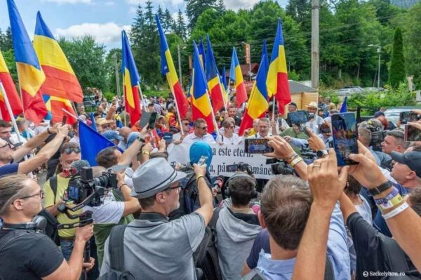 Le este frică de români! Fraților, priviți singurătatea străinilor!