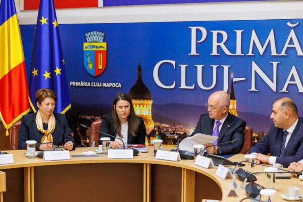 Primarul Boc a semnat contractul pentru primul tronson al Centurii metropolitane a Clujului