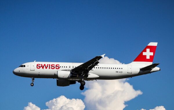 O nouă companie aeriană va opera în premieră zboruri spre Zurich de pe Aeroportul Internațional Avram Iancu Cluj