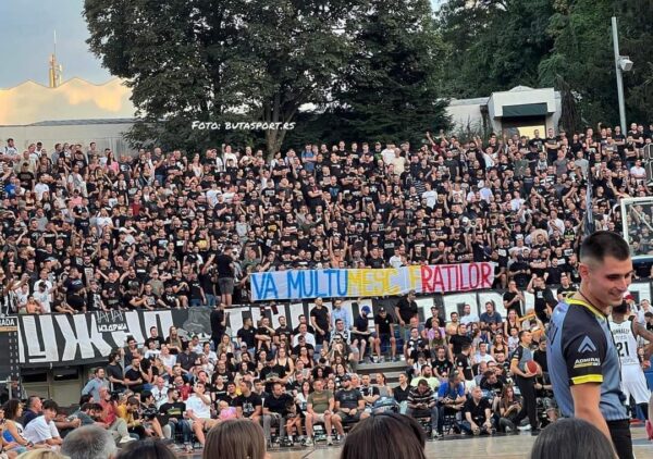 „VĂ MULȚUMIM FRAȚILOR”. Reacția suporterilor de la Partizan Belgrad după ce o parte dintre suporterii Naționalei au amintit  că „Kosovo este Serbia”
