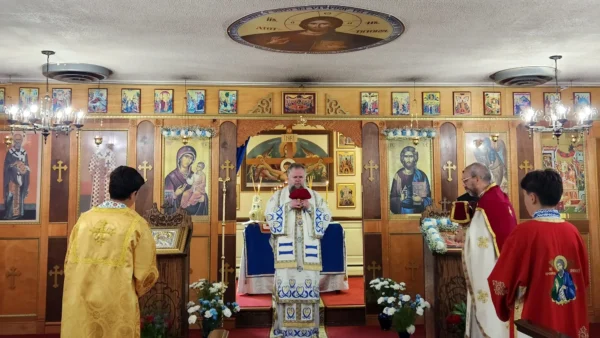Ortodoxia română cucerește inimile americanilor. Românii din Virginia au sărbătorit două praznice împărătești împreună cu Mitropolitul Nicolae