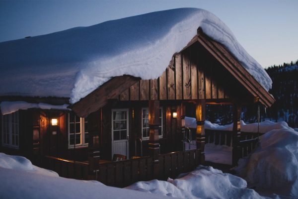 Cum poți să-ți securizezi casa de vacanță? Iată 5 metode eficiente!
