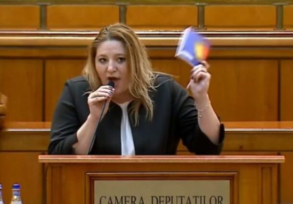 Șoșoacă, mesaj halucinant în parlament: ”Ce-ar fi să aplicăm și noi românii legea talionului? Ia să ne gândim dragi români să copiem și noi ce face statul Israel”