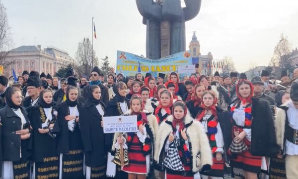 Pr. Dan Damaschin adună cea mai mare ceată de colindători la Iași. Clujul ortodox să ia exempu