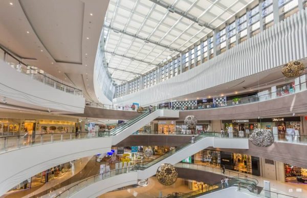Designuri practice și moderne pentru centrele comerciale: Ce nevoi ale vieții moderne trebuie să îndeplinească aceste spații?