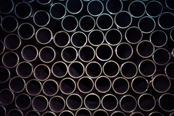 Aspecte cheie în selecția țevilor laminate pentru proiecte industriale