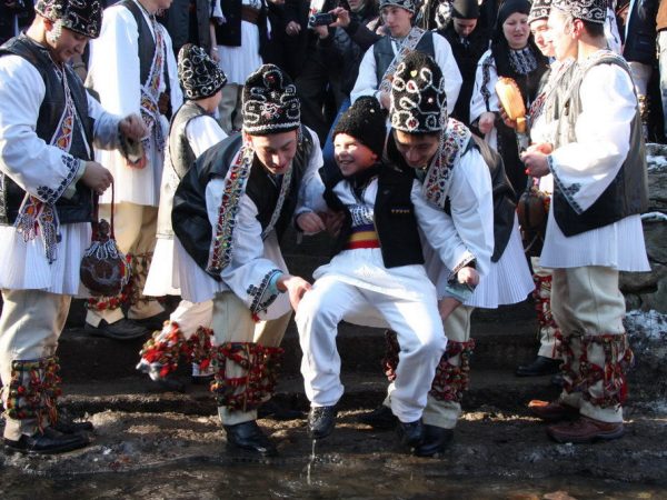 Credinţe şi tradiţii de Bobotează în Transilvania ortodoxă