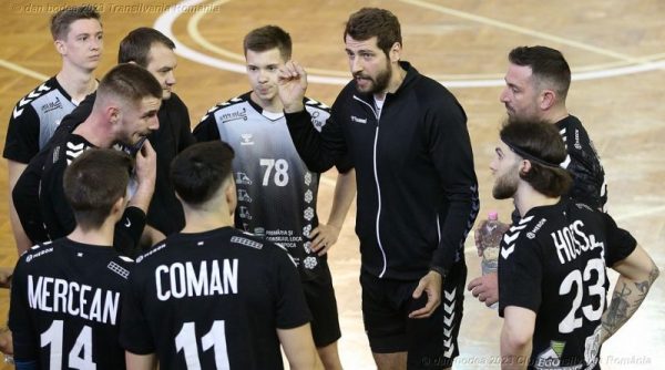 Victorie importantă pentru U Cluj în Liga Națională de handbal masculin. Cei mai buni din țară
