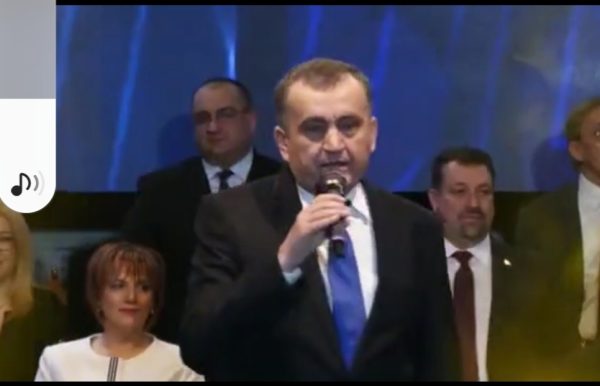 Vezi discursul conf. dr. Avram Fițiu la lansarea  candidaților AUR de la Timișoara.”Alimentație sănătoasă pentru români” (Video)