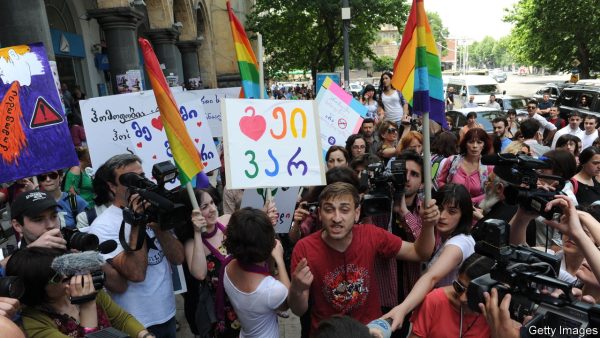Partidul de guvernământ ”Visul Georgian” va iniția o lege care să interzică propaganda LBGTQ. Tot mai aproape de Rusia