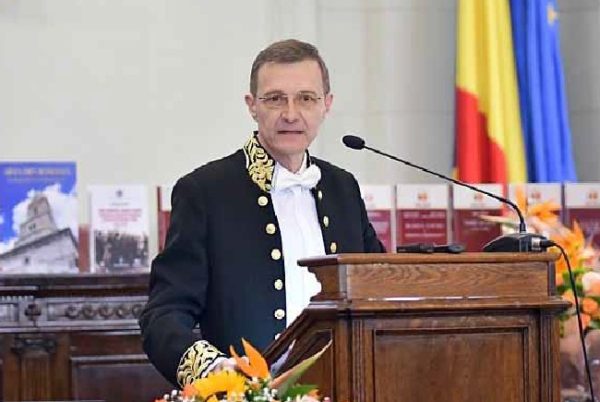Academia Română acordă burse pentru liceeni. Pentru cei mai buni elevi români