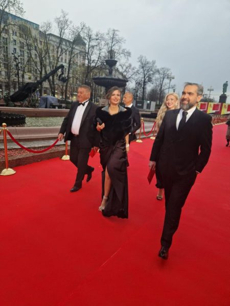 Dorel Vișan, Laura și Ciprian Mega, pe covorul roșu la Moscova! Filmul ”21 de rubini” selectat de către Nikita Mihalkov pentru ”Oscarul BRICS”.