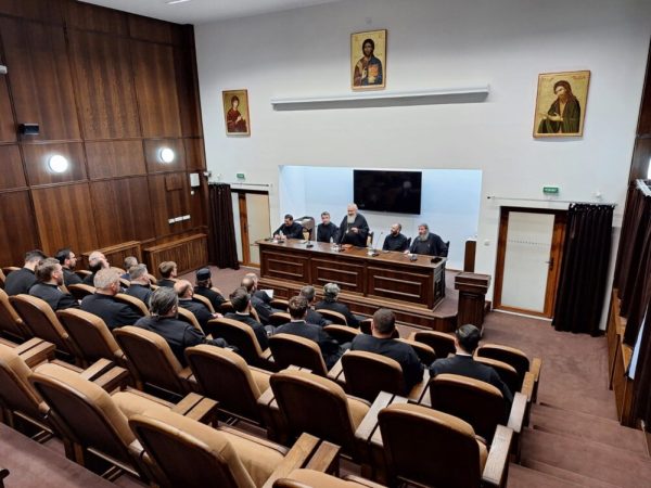Deschiderea cursurilor de îndrumare duhovnicească din anul 2024 destinate preoților din Arhiepiscopia Vadului, Feleacului și Clujului. Preoți orodocși îmbunătățiți