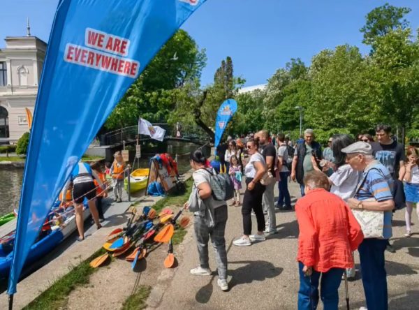 Sesiuni gratuite de caiac pe lacul Chios din Parcul Central, la Zilele Clujului