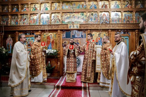 Hramul Bisericii „Sfinții Împărați Constantin și Elena” din Cluj-Napoca. A fost prezent PS Benedict