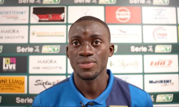 CFR Cluj a anunţat, miercuri, pe site-ul său oficial, transferul mijlocaşului gambian Kalifa Kujabi