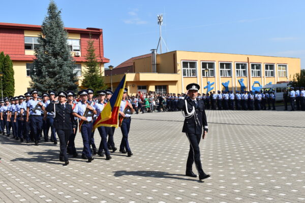 299 de elevi ai Școlii de Agenți de Poliție Cluj au depus jurământul