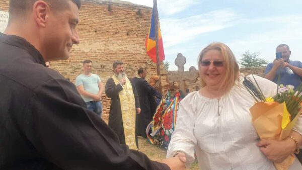 Poza Zilei: George Simion dă mâna cu Diana Șoșoacă. Se pune de o alianță?