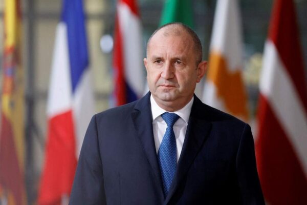 Președintele Bulgariei, Rumen Radev, a promulgat, joi, un amendament la Legea Educației prin care se interzice propaganda LGBT în școli