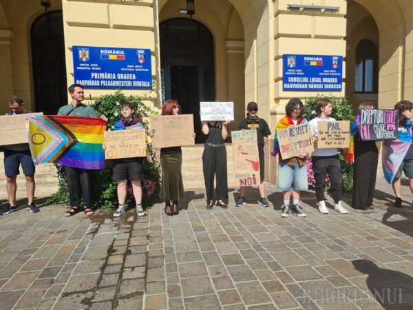 Comunitatea LGBT acuză primăria din Oradea că le încalcă drepturile. Scandalul a pornit după ce le-a fost refuzată organizarea unui eveniment