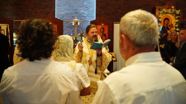 Episcopul Macarie a botezat patru adulți norvegieni în prima zi a anului bisericesc. Tot mai mulți norvegieni trec la ortodoxie