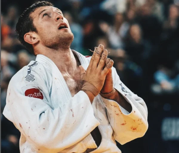 Campionul mondial și european de judo Nemanja Majdov  suspendat pentru că a făcut semnul crucii la Jocurile Olimpice de la Paris.