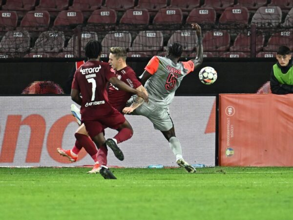 CFR Cluj şi FCSB au terminat la egalitate, 2-2. Feroviarii au jucat împleticit