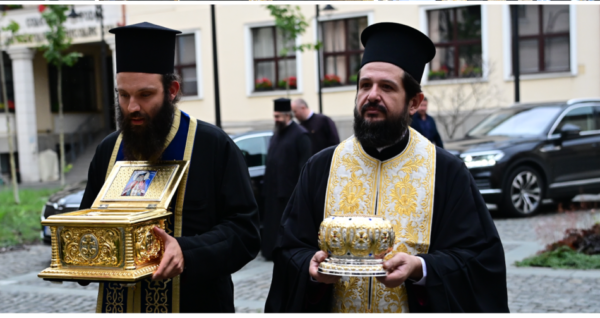 Moaștele Sfântului Apostol Toma și ale Sfântului Ierarh Luca al Crimeei întâmpinate și așezate în Biserica „Sfântul Apostol Toma” din Cluj-Napoca