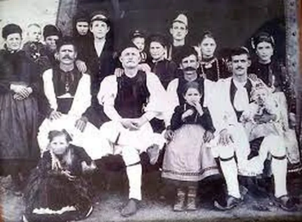 Ziua Românității Balcanice: Aromâni, macedo-români, megleno-români, istro-români – Vlahii suntem noi, românii!