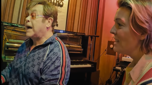 Elton John lansează un nou single (VIDEO)