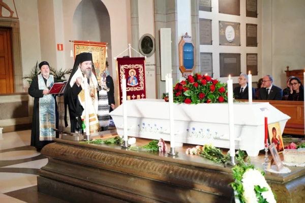 A unit culturi și inimi: PS Macarie a oficiat slujba Înmormântării pentru scriitoarea Gabriela Melinescu