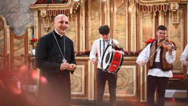 Mesajul de Crăciun al Episcopului greco-catolic de Oradea, PSS Virgil Bercea. „Lăudați să fie Isus, dragii mei!”